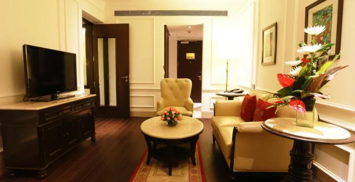 Hotel The Ashok, Nové Dillí Exteriér fotografie Living room of a suite at the Taj Mahal Palace, Mumbai