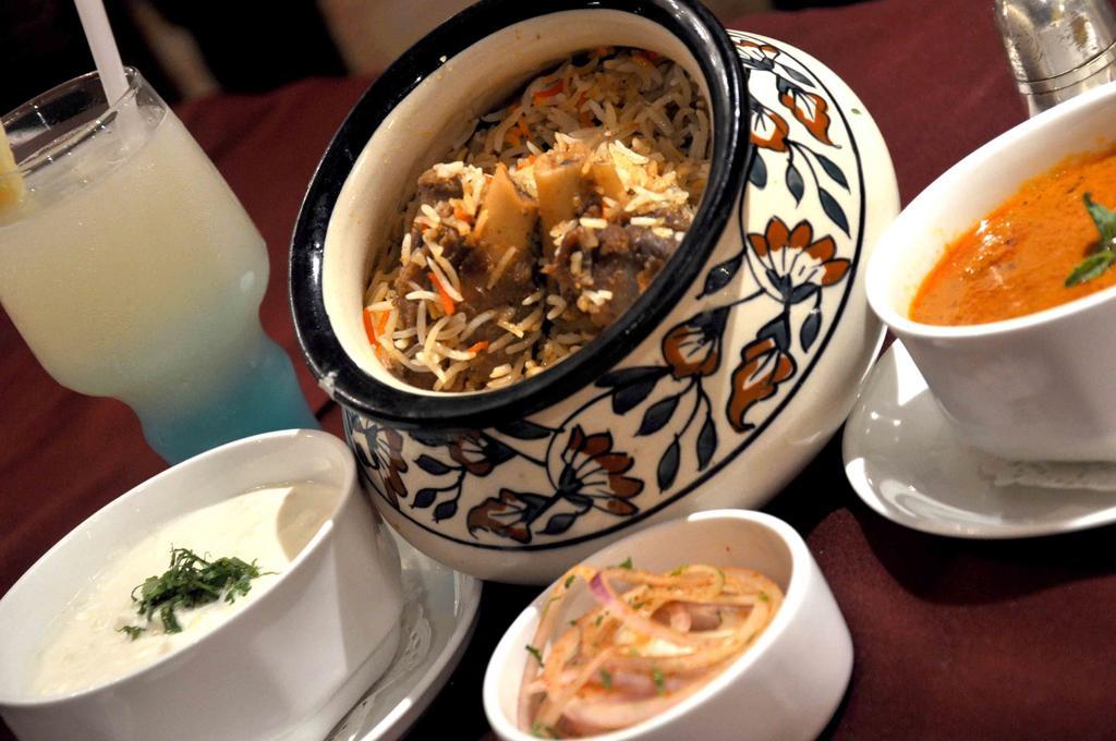 Hotel The Ashok, Nové Dillí Exteriér fotografie Hyderabadi biryani