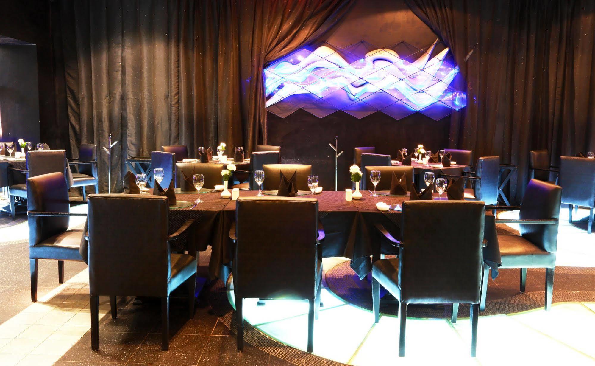 Hotel The Ashok, Nové Dillí Exteriér fotografie The interior of the restaurant